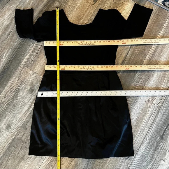 BCBGeneration LBD | Long Sleeve Contrast Fabric Mini Dress w/ Pockets Size 10 - Picture 8 of 10